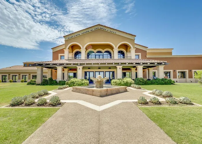 Pools + Perks! 55 + Escape Holiday home