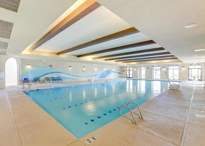 Pools + Perks! 55 + Escape Holiday home *